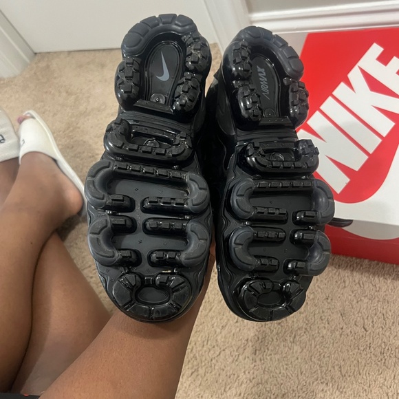 Nike Vapor Max Plus Black Shoes size 9.5 men/11 women - Picture 4 of 5